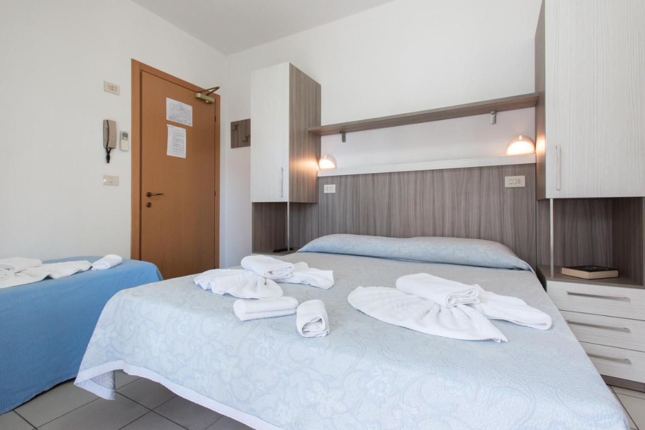 La Plata Hotel - Con Piscina Riccione Ngoại thất bức ảnh