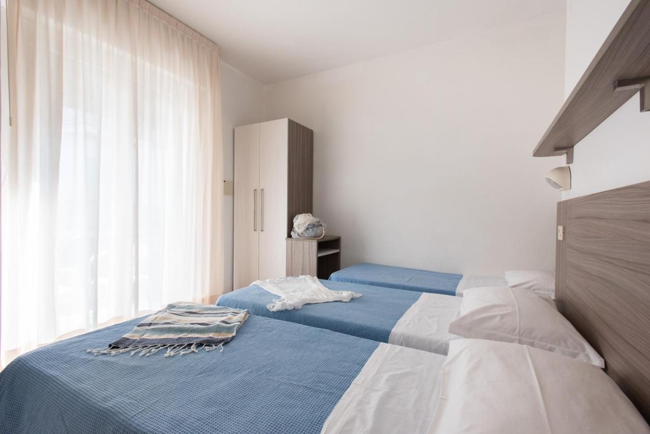 La Plata Hotel - Con Piscina Riccione Ngoại thất bức ảnh