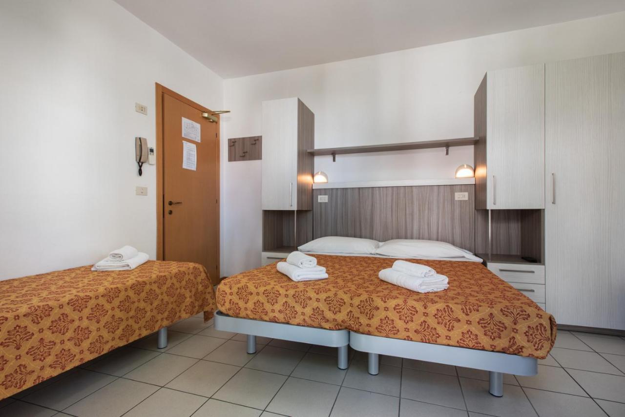 La Plata Hotel - Con Piscina Riccione Ngoại thất bức ảnh
