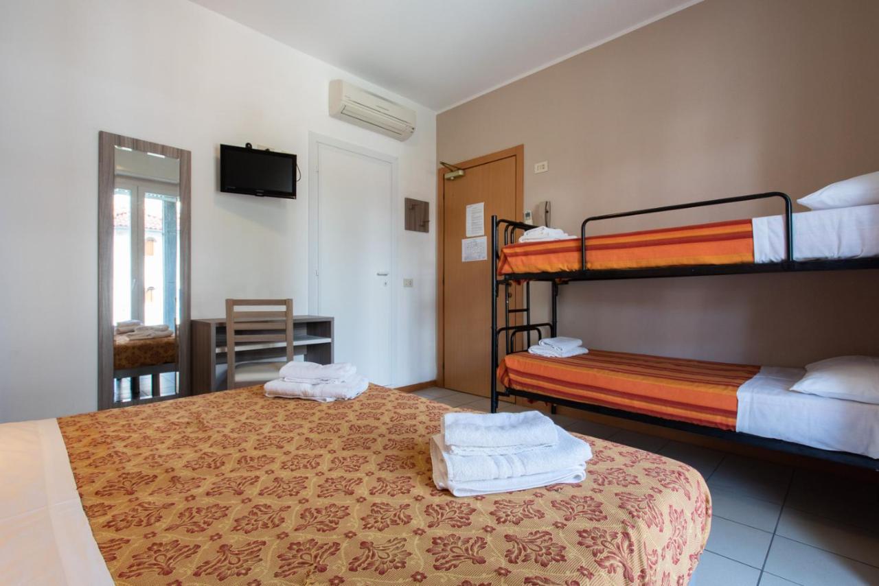 La Plata Hotel - Con Piscina Riccione Ngoại thất bức ảnh