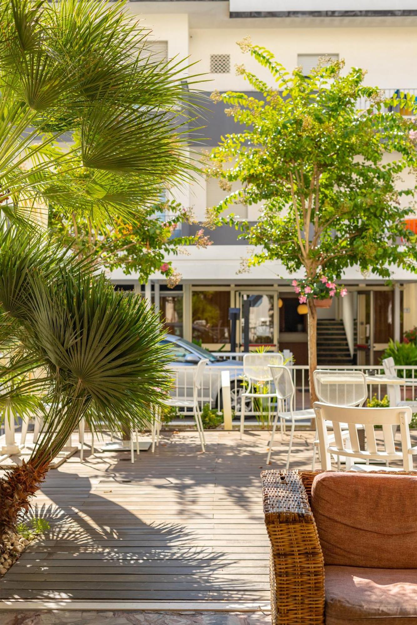 La Plata Hotel - Con Piscina Riccione Ngoại thất bức ảnh