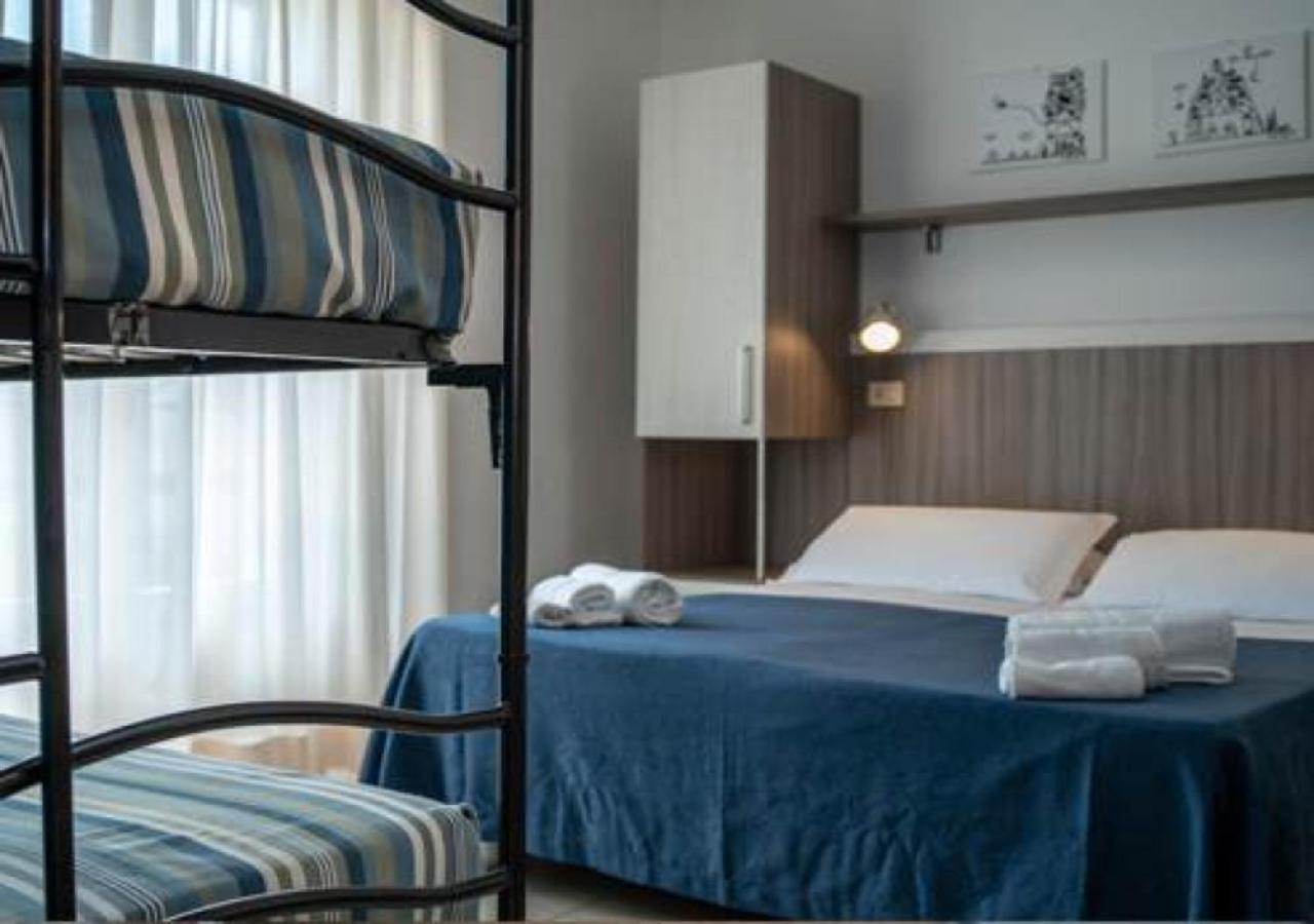 La Plata Hotel - Con Piscina Riccione Ngoại thất bức ảnh